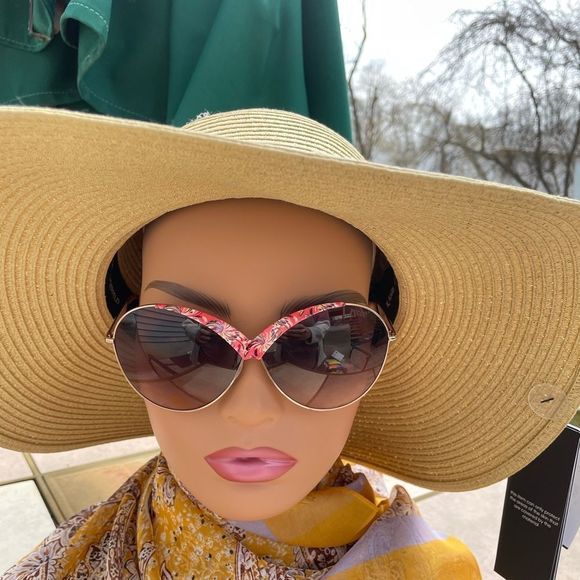 Emilio Pucci Butterfly Sunglasses - Picture 7 of 13